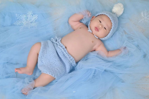 文山摸孕妇肚子沾喜气